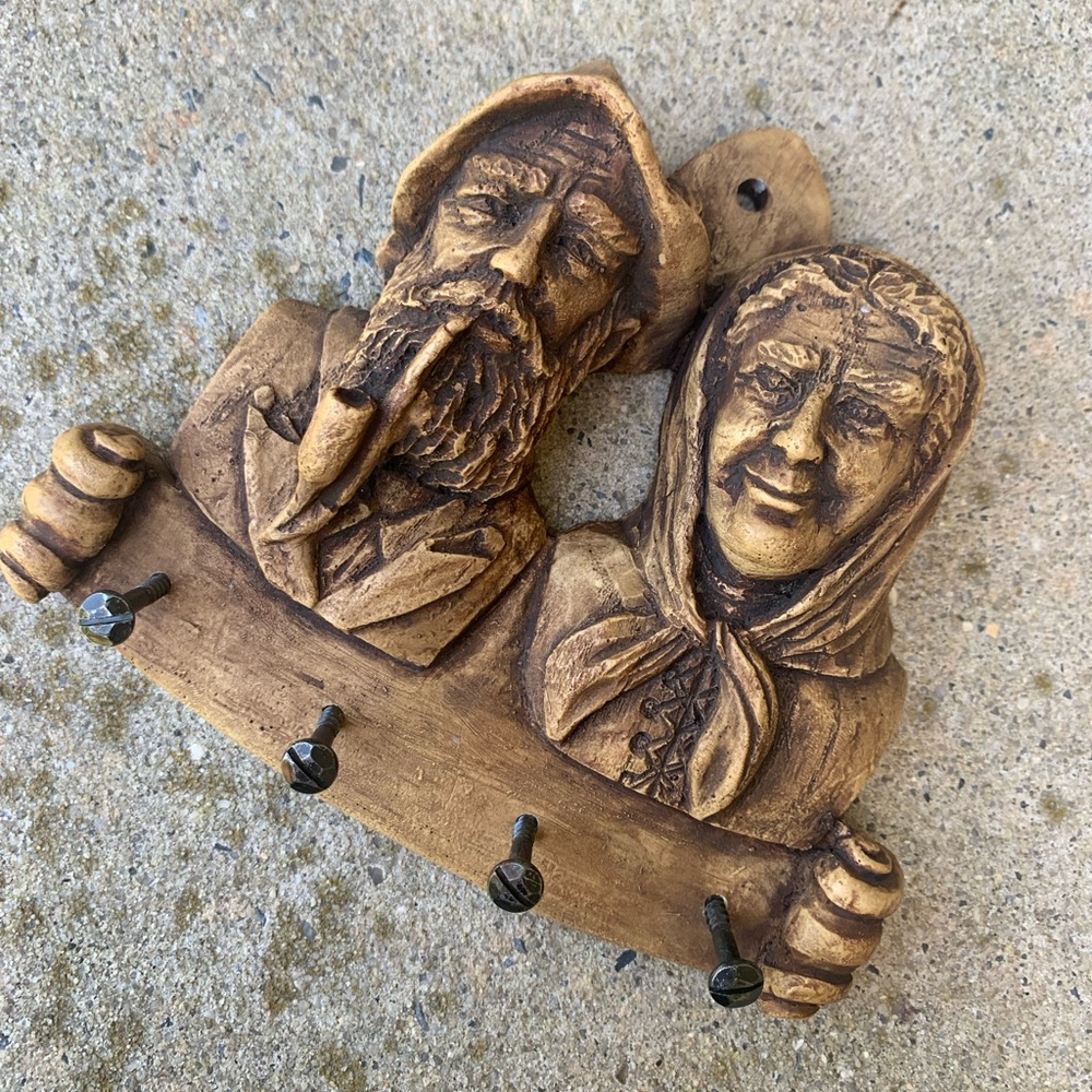 1991 Old Man Smoking Pipe Fishing Captain & Woman Wall Hanging Boat Key Hook